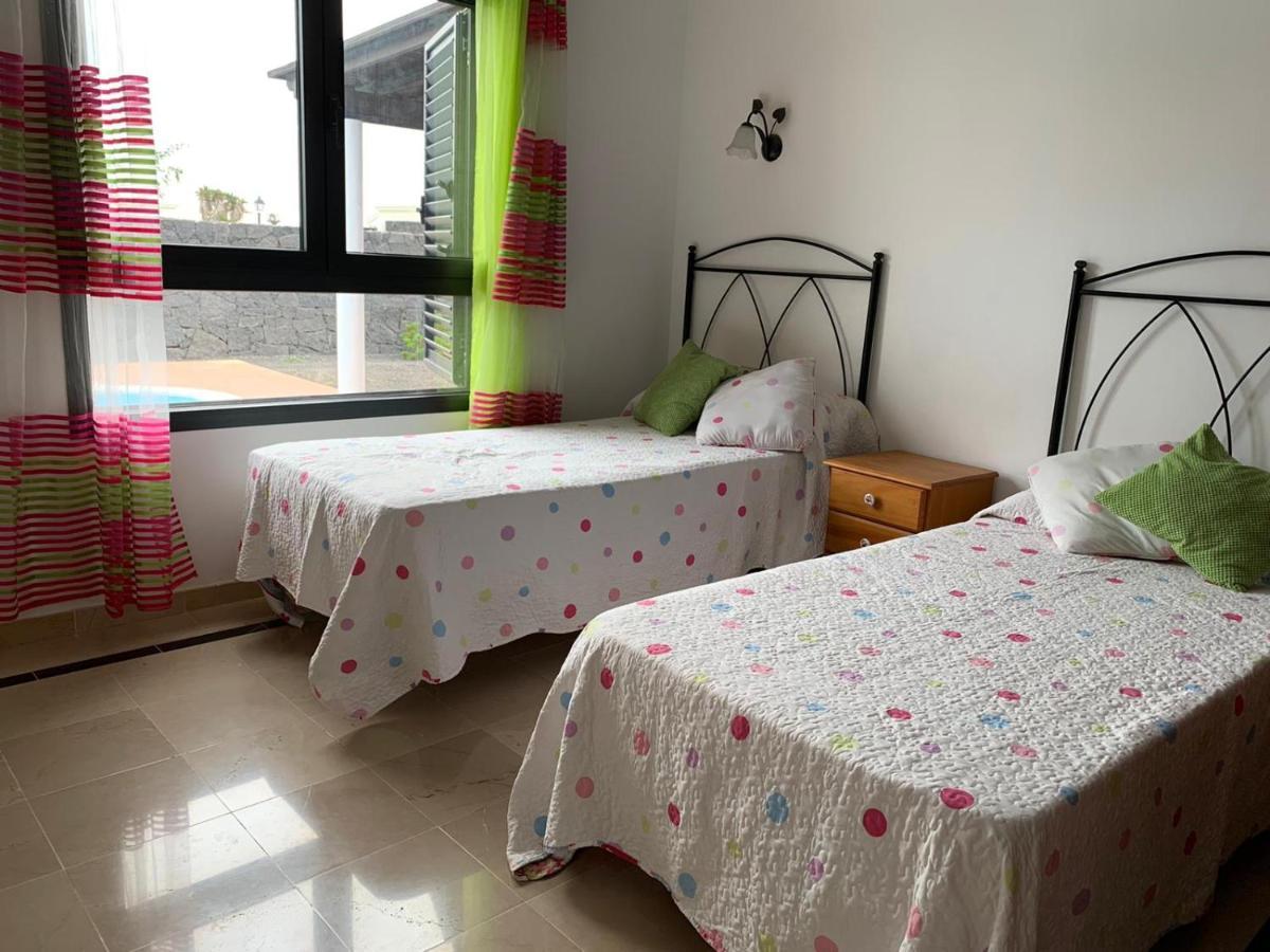 Villa Denise Yaiza  Ngoại thất bức ảnh