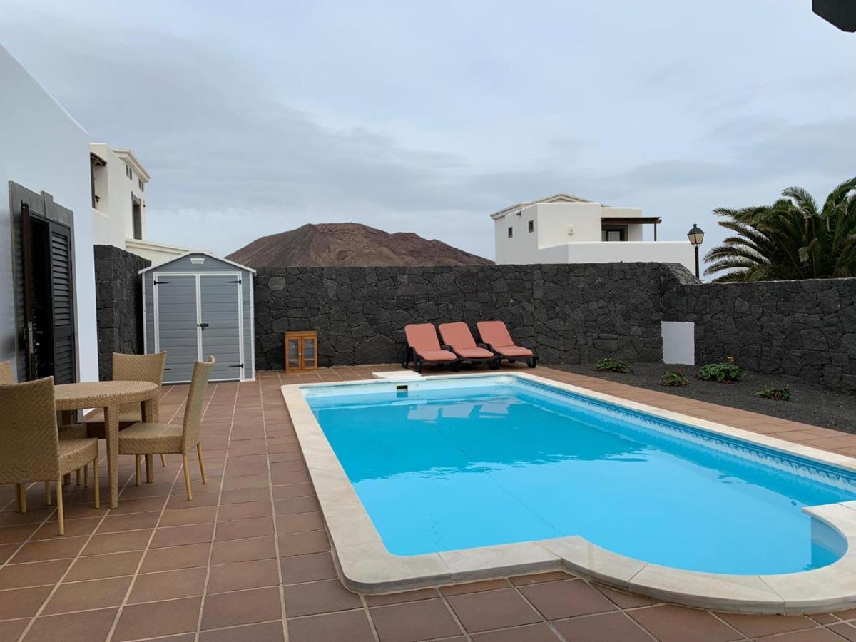 Villa Denise Yaiza  Ngoại thất bức ảnh